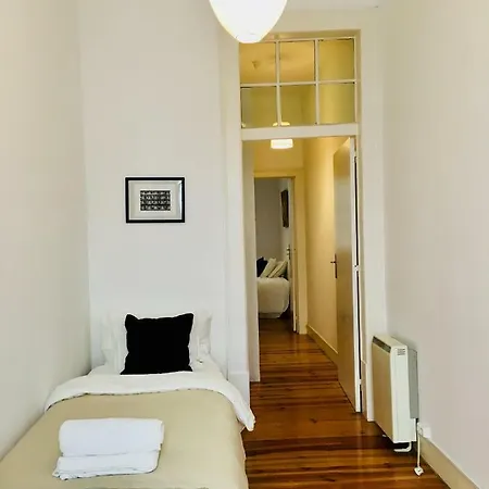 Apartment 4 Bedroom - Rua Dos Douradores *